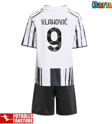 Juventus Dusan Vlahovic #9 Hemmatröja Barn 2025-26 Kortärmad (+ Korta byxor)